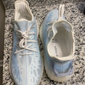 Size 10 yeezy 350 v2